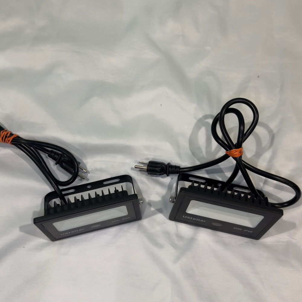 2 pack USTELLAR 25 W Color changing LED Stage lights Outdoor/Indoor-EUC